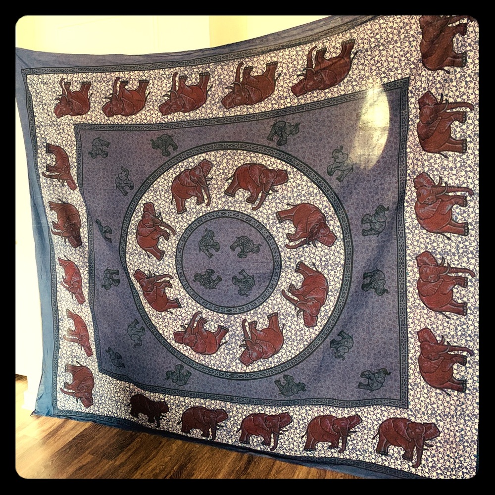 Elephant tapestry in great condition